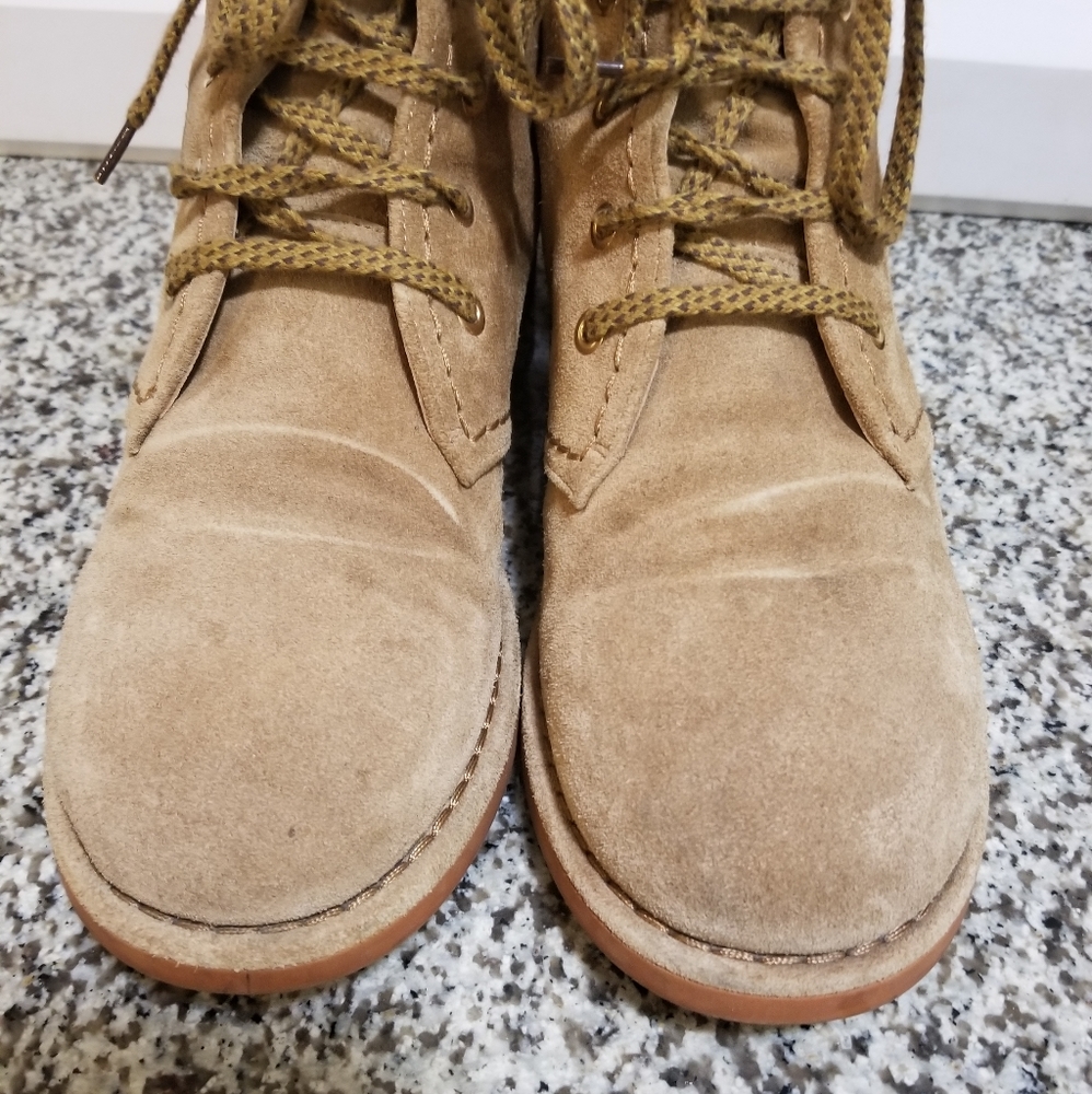 HOSTPICK!!! CHANEL suede CC logo lace up High-tops - Picture 16 of 16
